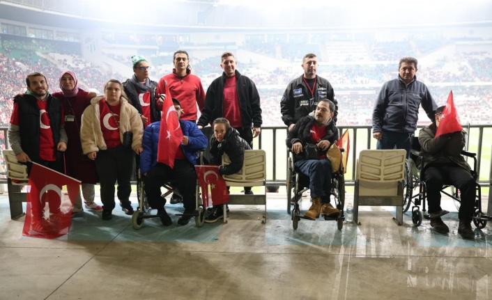 OBAM Üyelerinden Milli Takıma 90 Dakika Destek