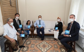 Başkan Aktaş’tan engelli yazar Zehra’ya tebrik