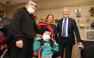 Tekerlekli sandalyeler yeni yıl hediyesi oldu