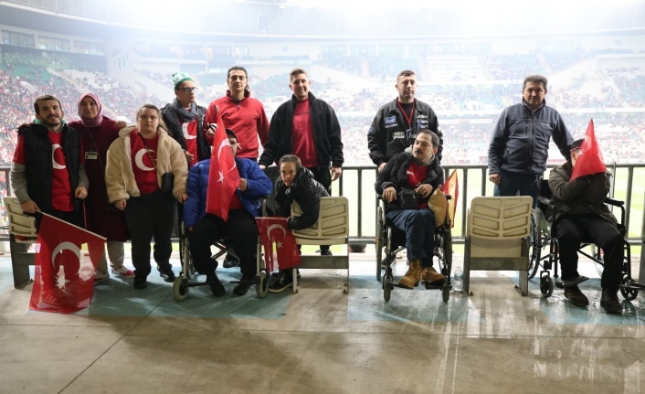 OBAM Üyelerinden Milli Takıma 90 Dakika Destek